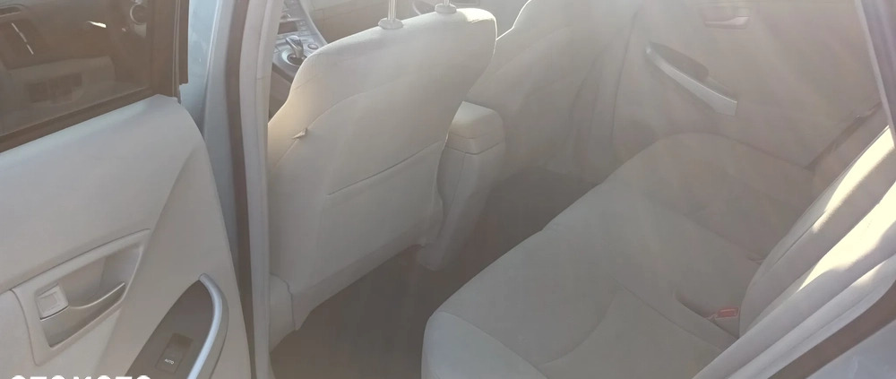 Toyota Prius cena 49900 przebieg: 185000, rok produkcji 2015 z Warszawa małe 742